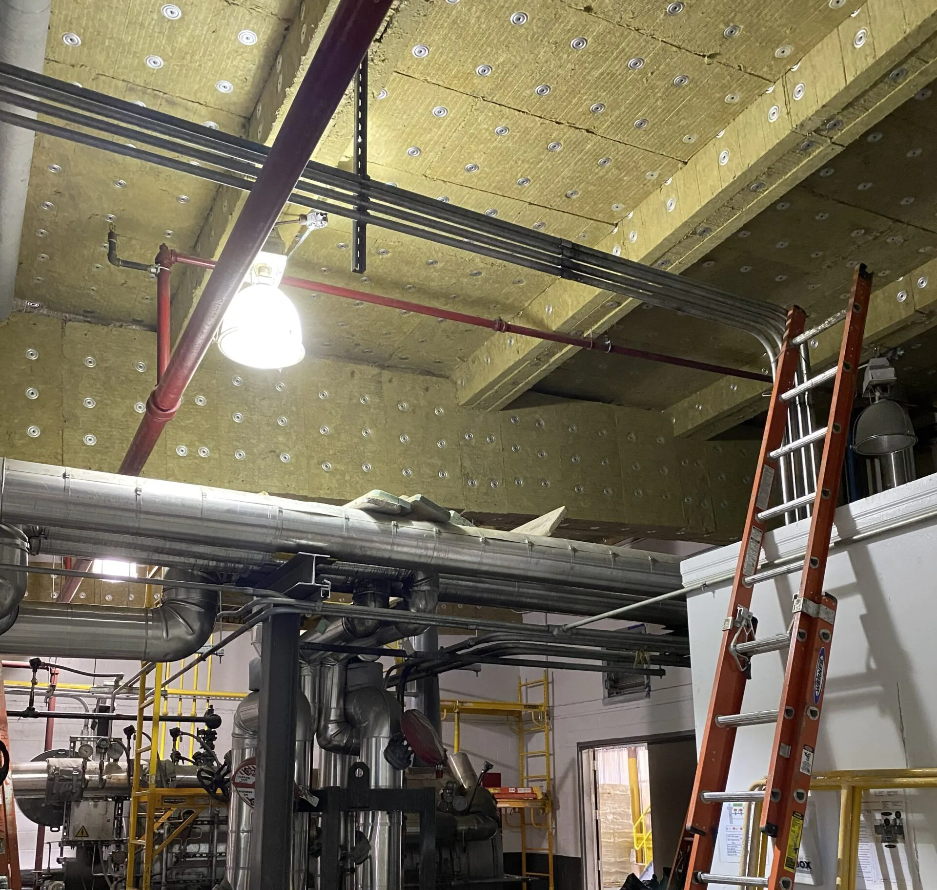 Board fireproofing installation